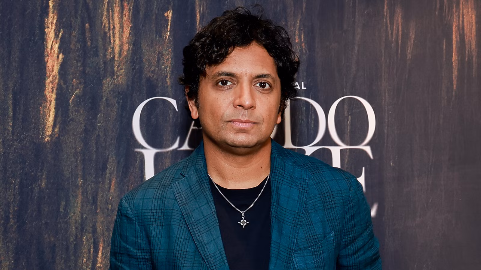 El nuevo libro de M. Night Shyamalan se convierte en el bestseller número uno en Nueva York antes de su adaptación cinematográfica