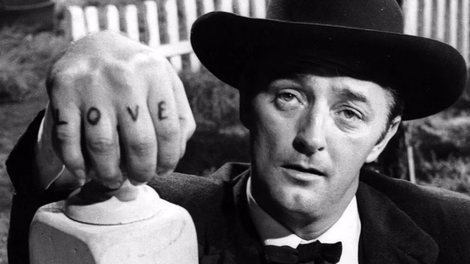 Los 10 personajes de películas más icónicos de Robert Mitchum, clasificados