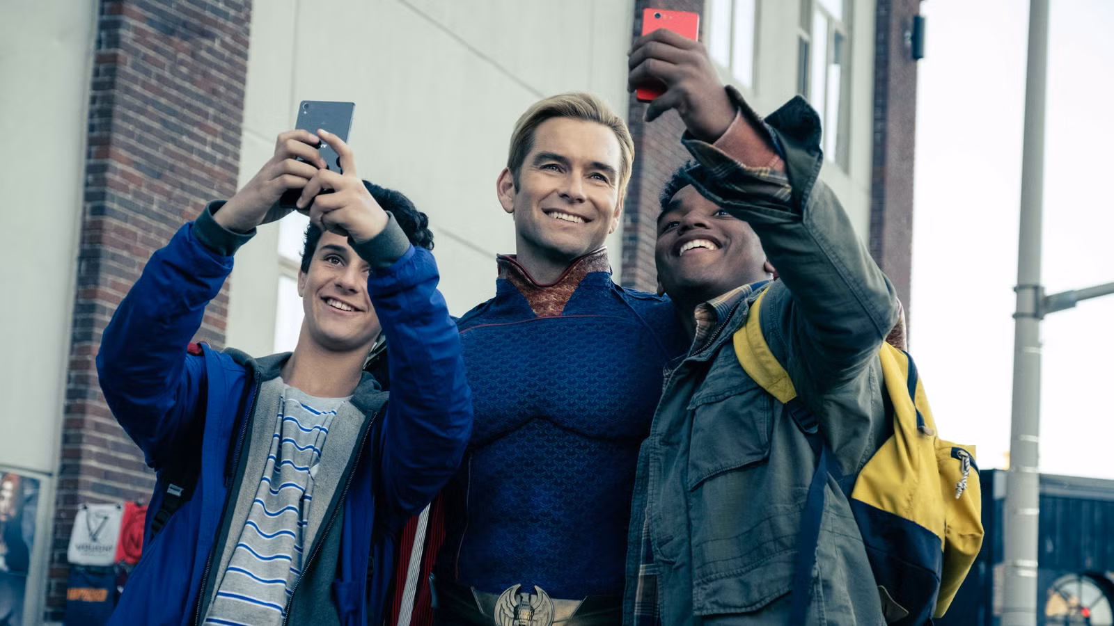 El actor Homelander de The Boys está irreconocible en imágenes del set de la película biográfica del artista icónico