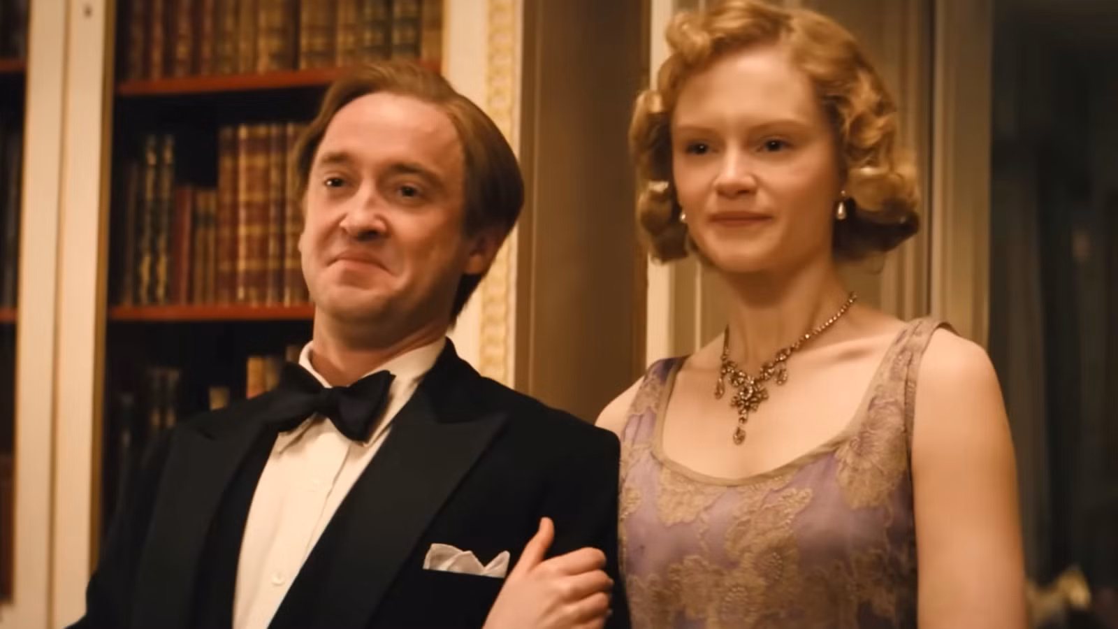 Tráiler de Fackham Hall: Tom Felton y Katherine Waterston de Harry Potter son sospechosos de asesinato en una parodia de la novela policíaca