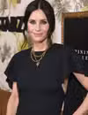 Foto de cabeza de Courteney Cox en el estreno en Los Ángeles de 'Shining Vale' de Warner Bros. Television