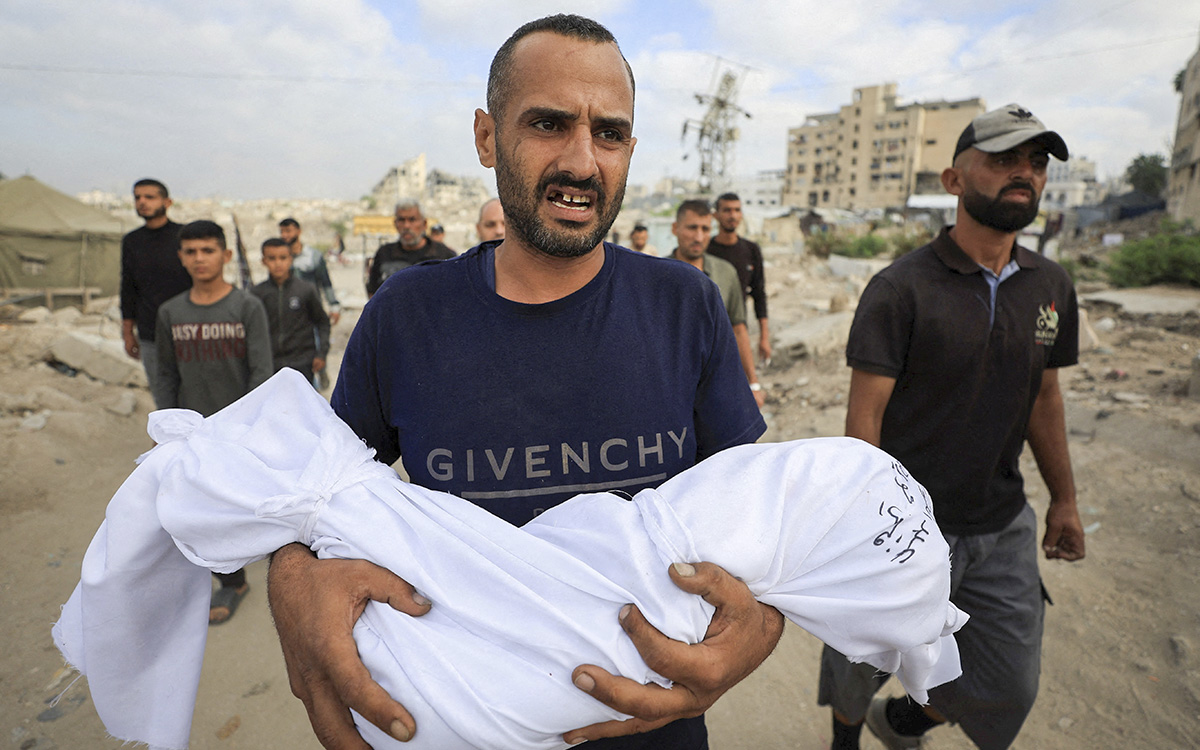 Al menos 100 palestinos muertos, incluidos 35 niños, por nuevos bombardeos israelíes en Gaza