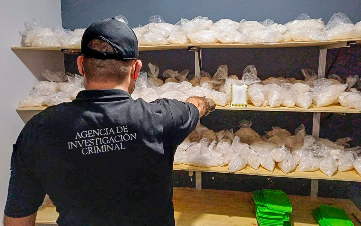 Aseguran 385 kilos y 170 litros de metanfetamina en cateo realizado en Sinaloa