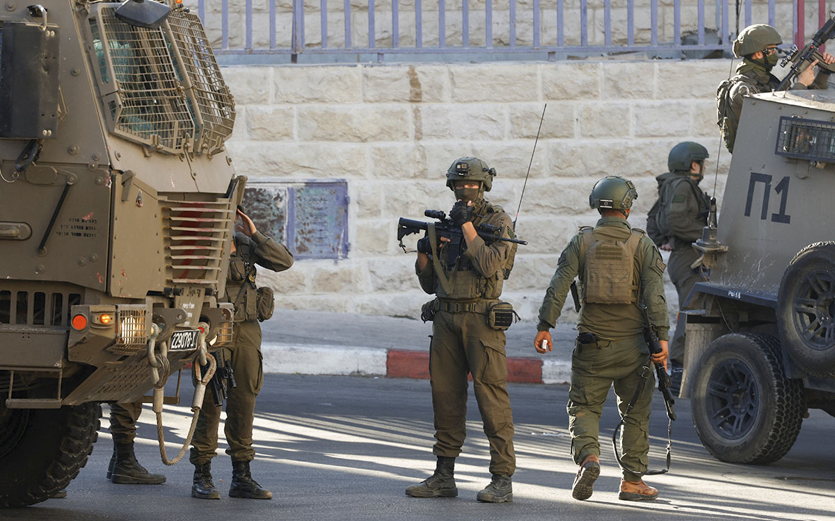 Denuncian redadas israelíes en casas de presos palestinos que serán liberados con el alto al fuego