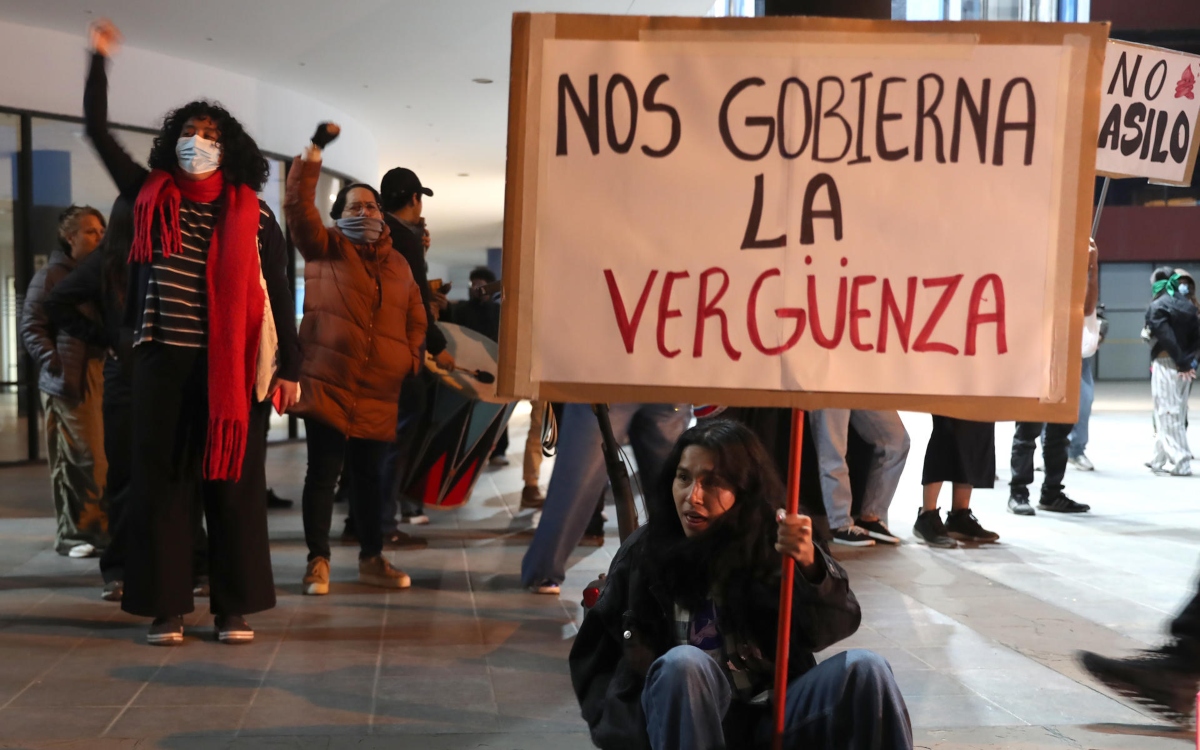 Dina Boluarte puede renunciar a presidencia de Perú o enfrentará destitución: Especialista