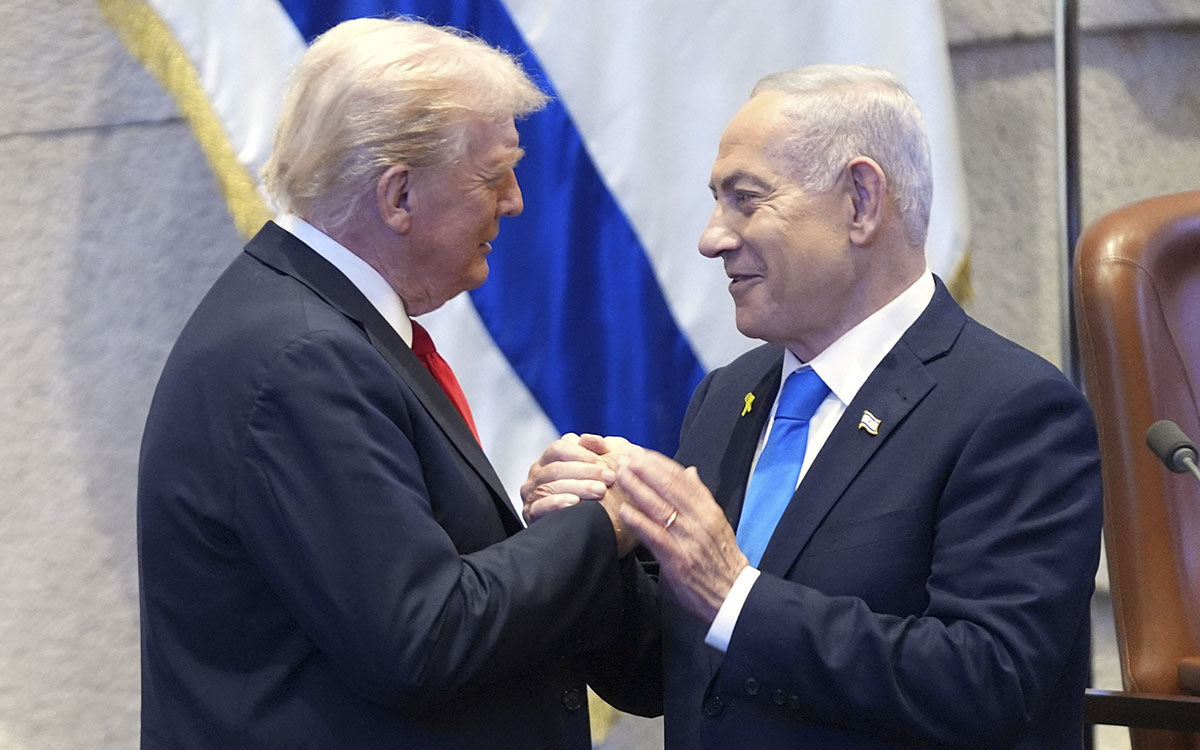 Egipto condecora a Trump por su papel en Gaza; Netanyahu cancela asistencia a firma del plan de paz