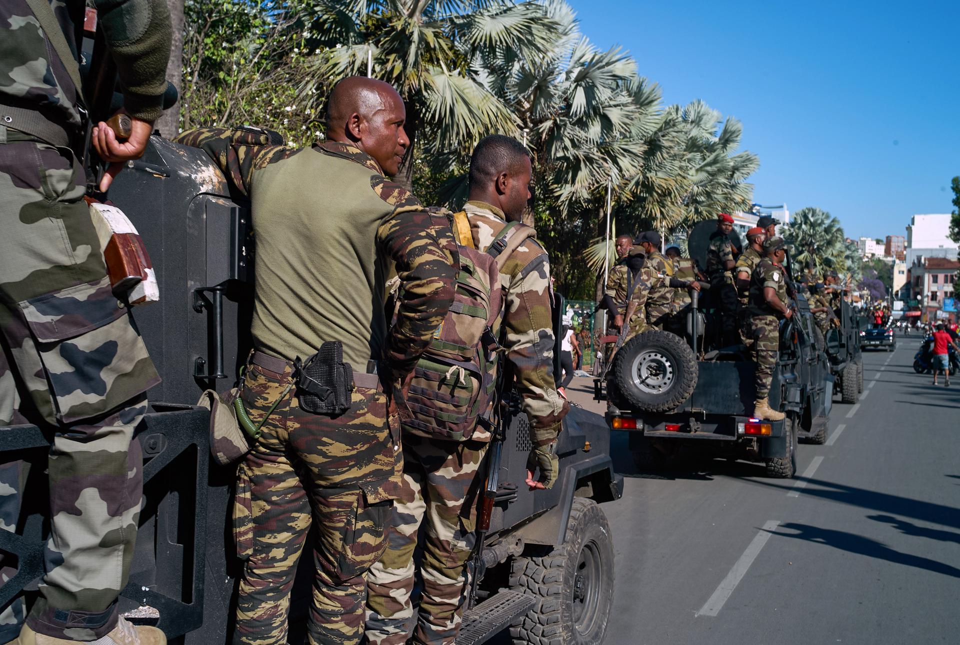 Ejercito toma el poder en Madagascar tras semanas de protestas masivas