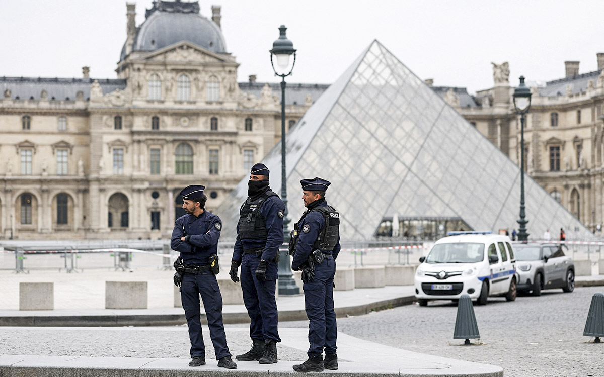 El Louvre transfiere joyas al Banco de Francia tras el atraco, según RTL