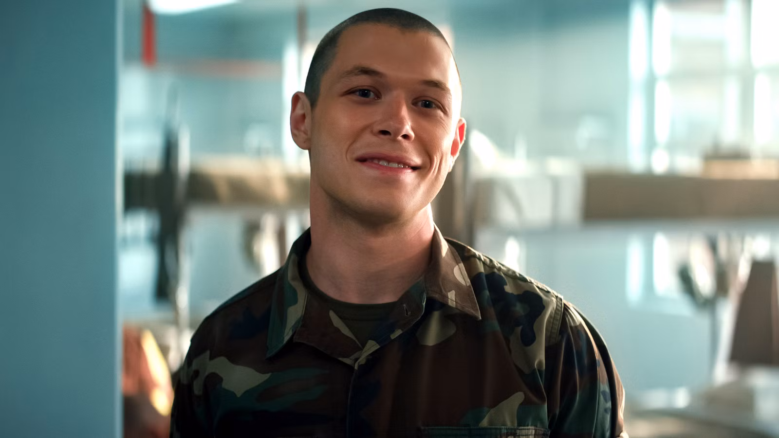 El creador de Boots le da crédito al gobierno de EE. UU. por la declaración de “basura despierta” después del éxito de Netflix