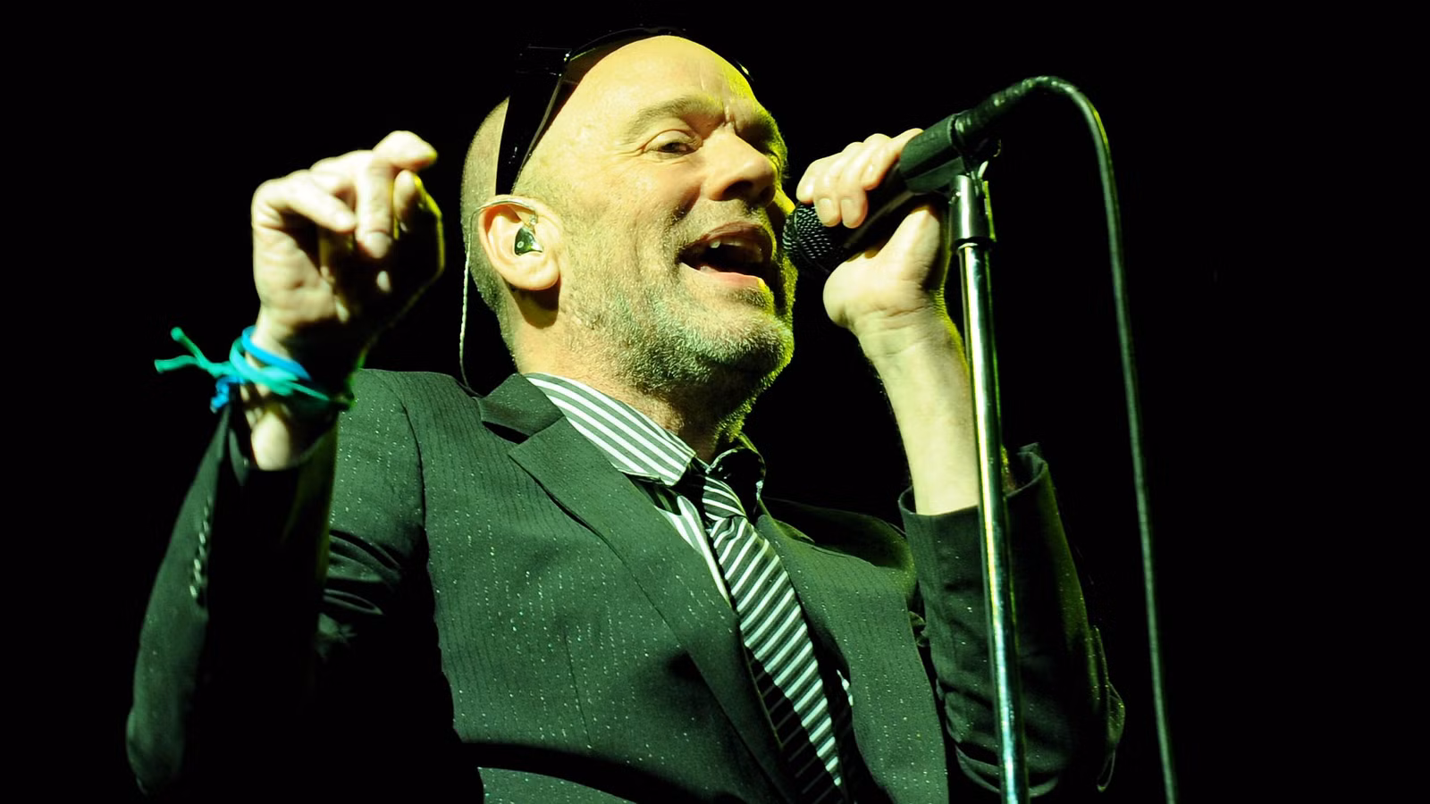 El percance lírico de REM nos recuerda estas canciones icónicas que hemos estado cantando mal durante años