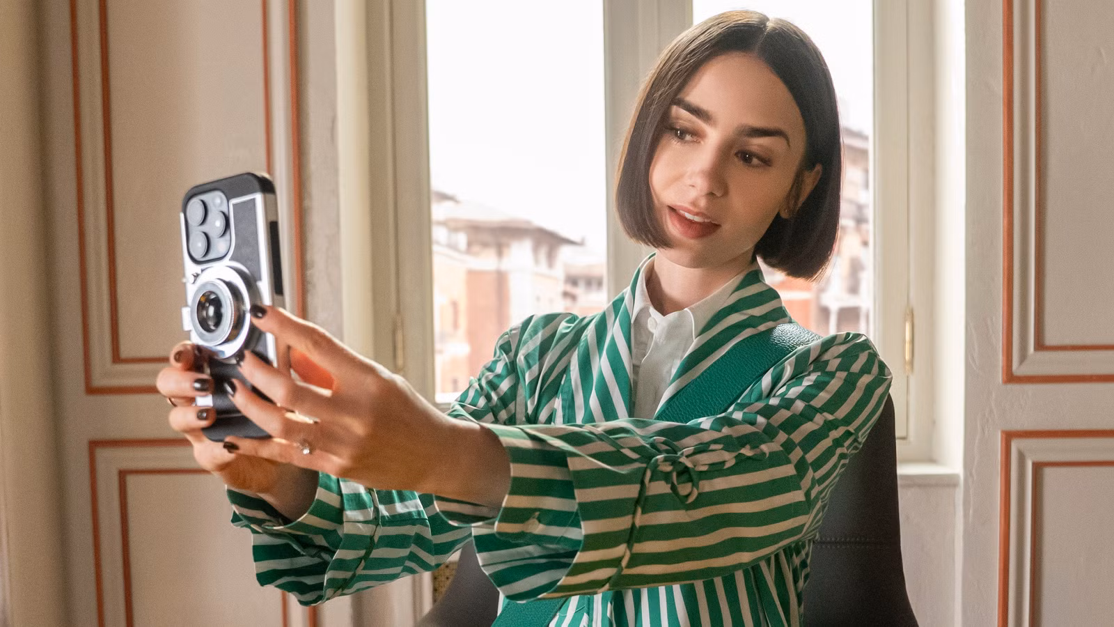 El tráiler de la temporada 5 de Emily In Paris revela las aventuras de Emily en Roma