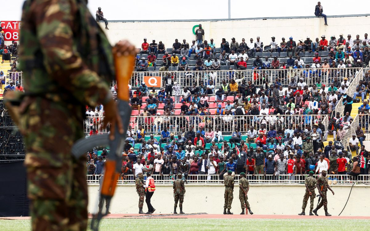 Kenia | Caos en funeral de exprimer ministro; múltiples muertos por disparos de la policía | Video