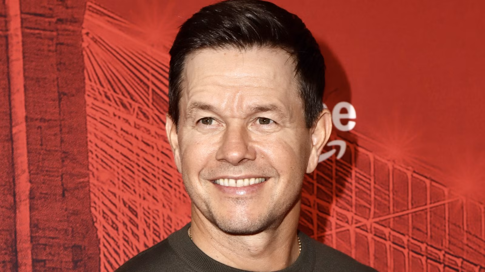 La nueva película de acción de Mark Wahlberg Play Dirty ahora está transmitiendo