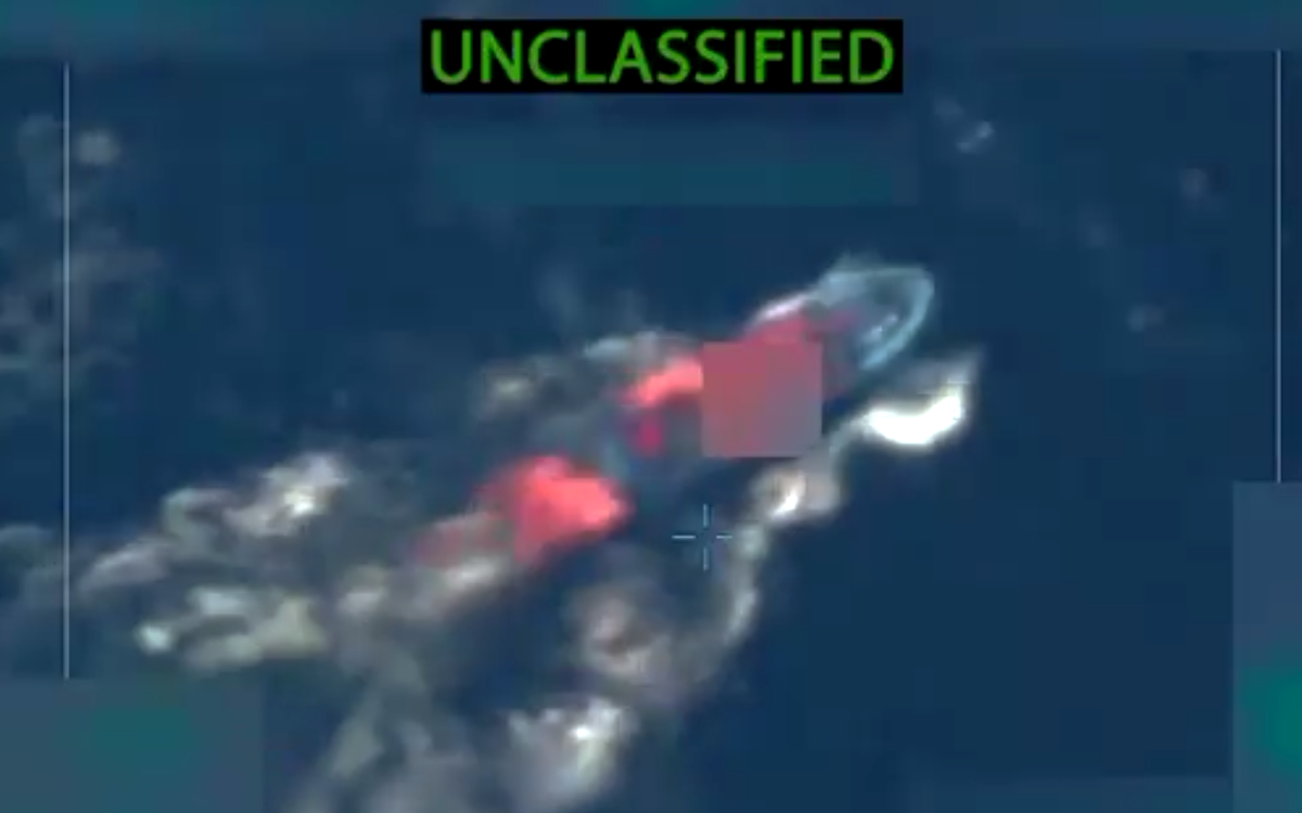 México rescató a sobreviviente de ataque de EE.UU. a lanchas de ‘narcoterroristas’: Hegseth