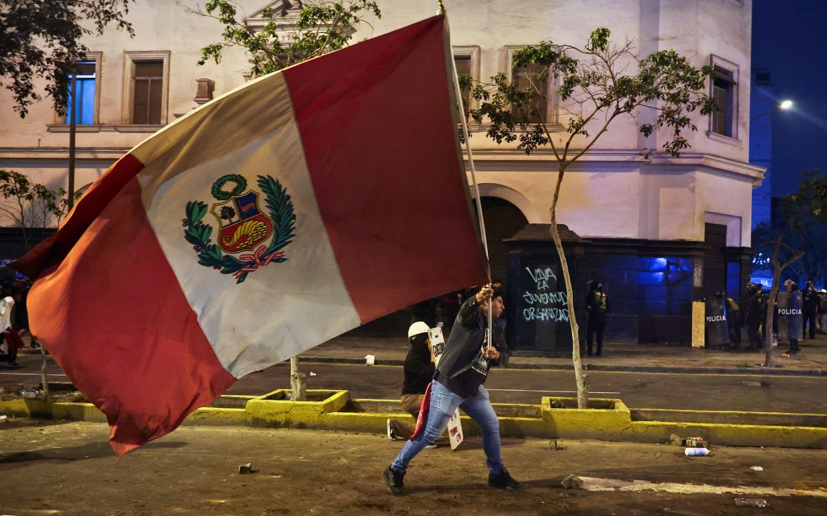 Perú declarará estado de emergencia en Lima