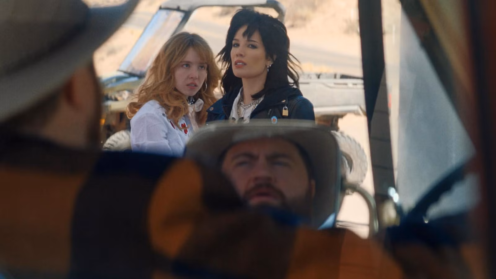 Si estás esperando que los hermanos Coen se reúnan, deberías ver el western 2025 de Sydney Sweeney