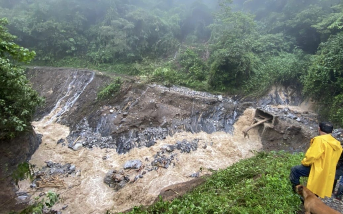 Sin agua, alimentos ni caminos: comunidades de la Sierra Norte de Puebla claman por ayuda