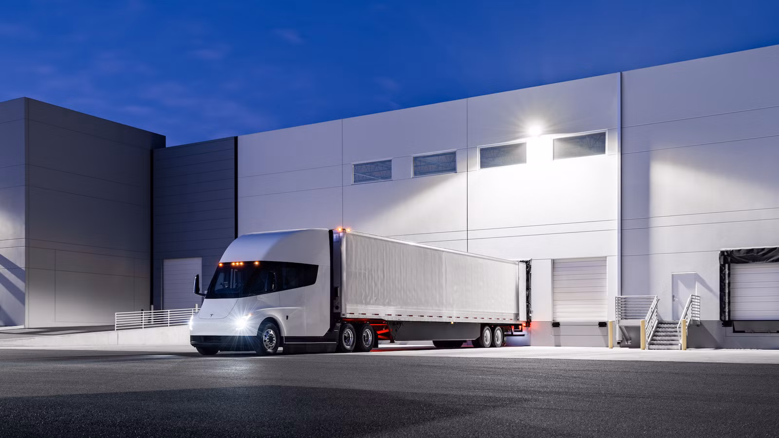 Tesla finalmente ha entregado su primer lote de semi camiones