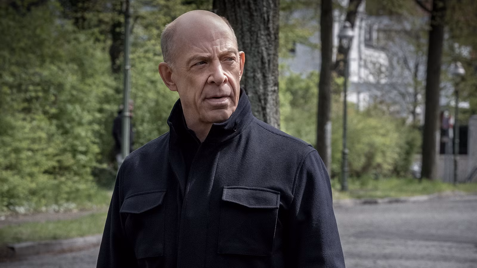 Todos los fanáticos de la ciencia ficción deben ver el thriller 100% RT subestimado de JK Simmons