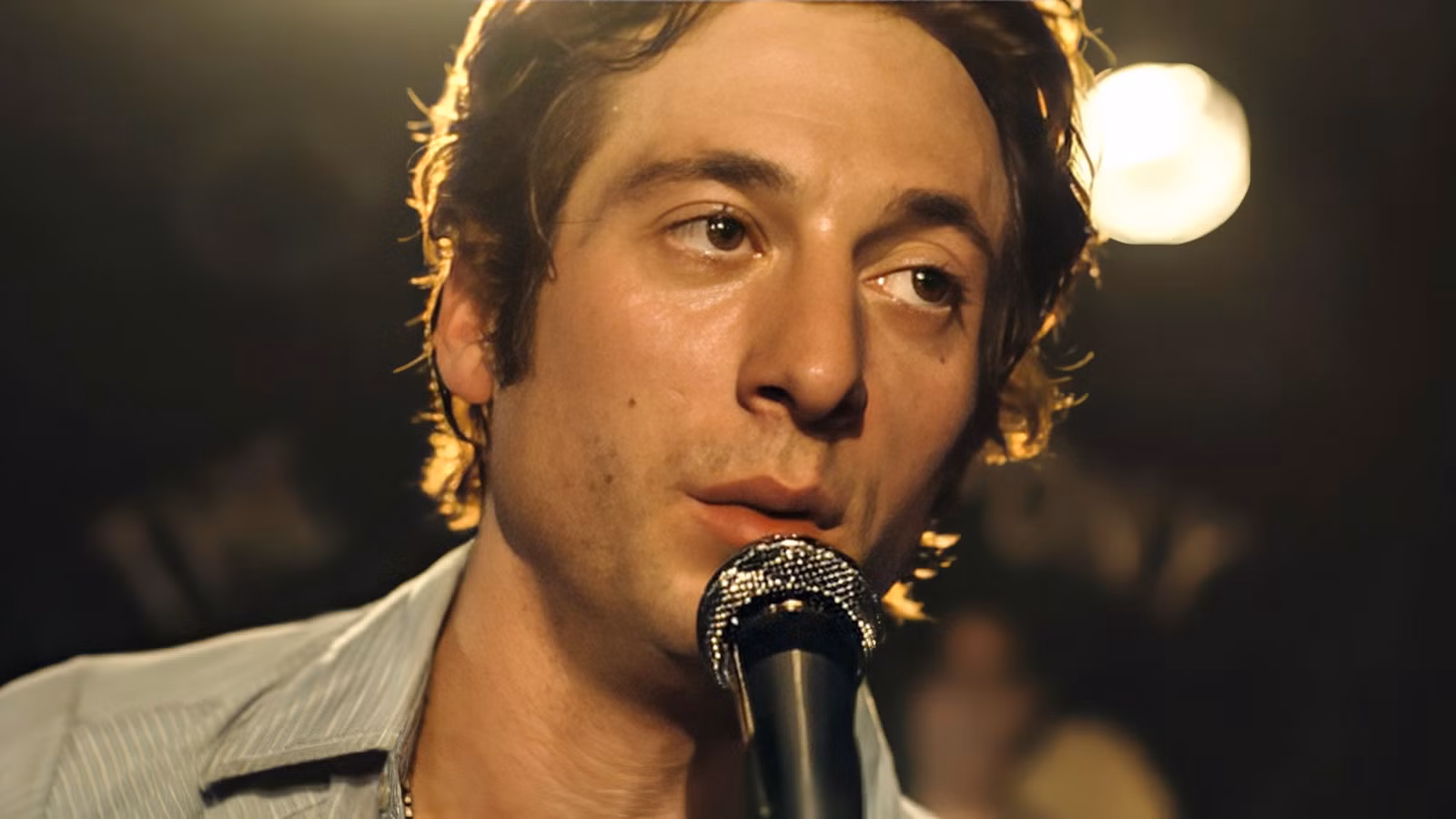 Por qué Bruce Springsteen realmente sonríe por primera vez en Líbrame de la nada explicado por Jeremy Allen White