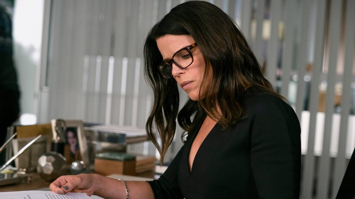 El mayor momento de Neve Campbell de la temporada 4 de The Lincoln Lawyer podría conquistar a los fanáticos de Andy Freeman