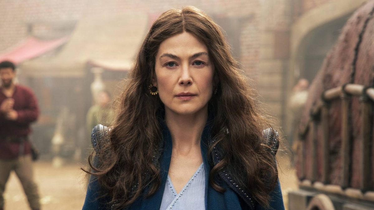 Rosamund Pike cree que un factor importante provocó la cancelación de la rueda del tiempo y revela la única forma de salvar la temporada 4