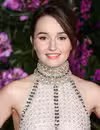 Foto de cabeza de Kaitlyn Dever en el estreno en Los Ángeles de 'Ticket To Paradise'