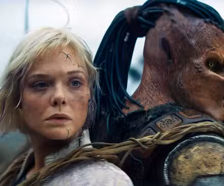 Thia y Dek en Predator: Badlands