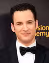 Foto de cabeza de Ben Savage en los premios Emmy de artes creativas 2016
