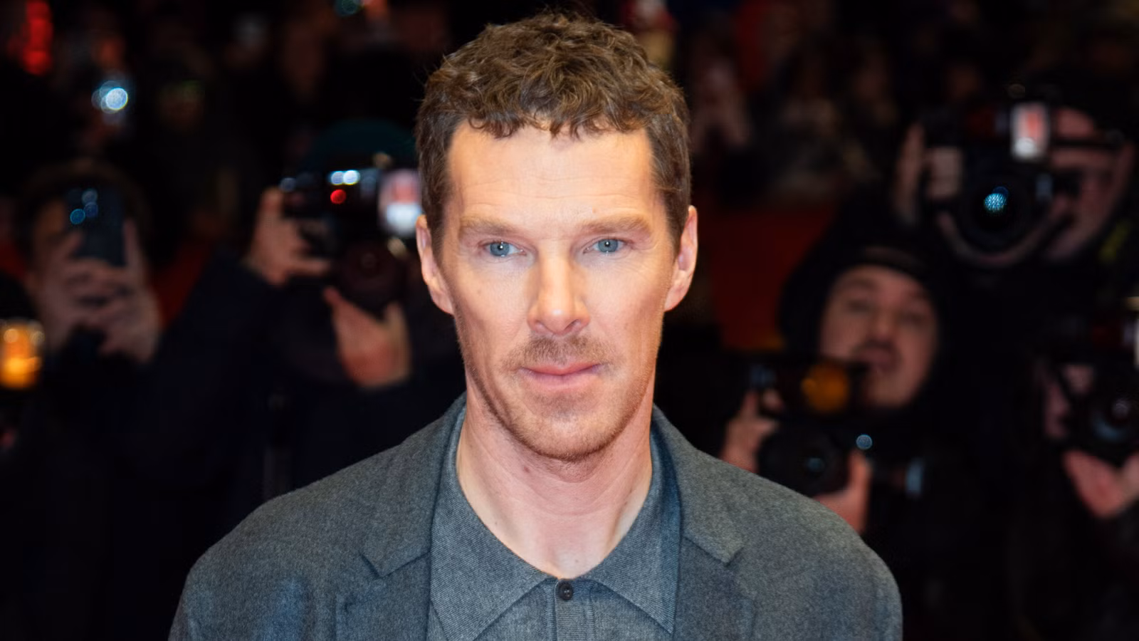 El nuevo thriller de Benedict Cumberbatch y Guy Ritchie obtiene los primeros detalles de la trama y la fecha de lanzamiento en 2026