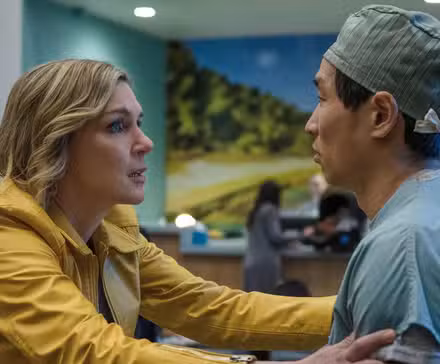 Carol y un médico en Más