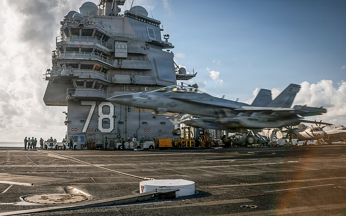 Aviones militares de EE.UU. sobrevuelan aguas cerca de Venezuela tras designar al Cartel de los Soles como terrorista