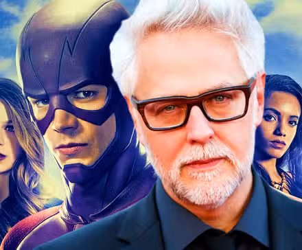 Imagen personalizada de James Gunn frente a varios héroes del Arrowverse.