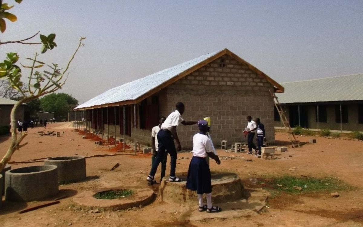 Nuevo secuestro masivo: Raptan a decenas de alumnas de una escuela católica en Nigeria