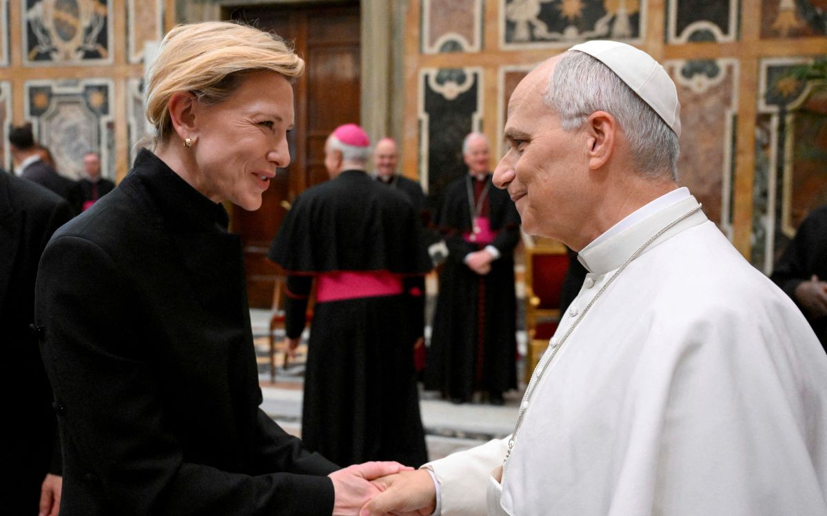 Papa León XIV recibe en el Vaticano a estrellas de Hollywood y lamenta el declive del cine