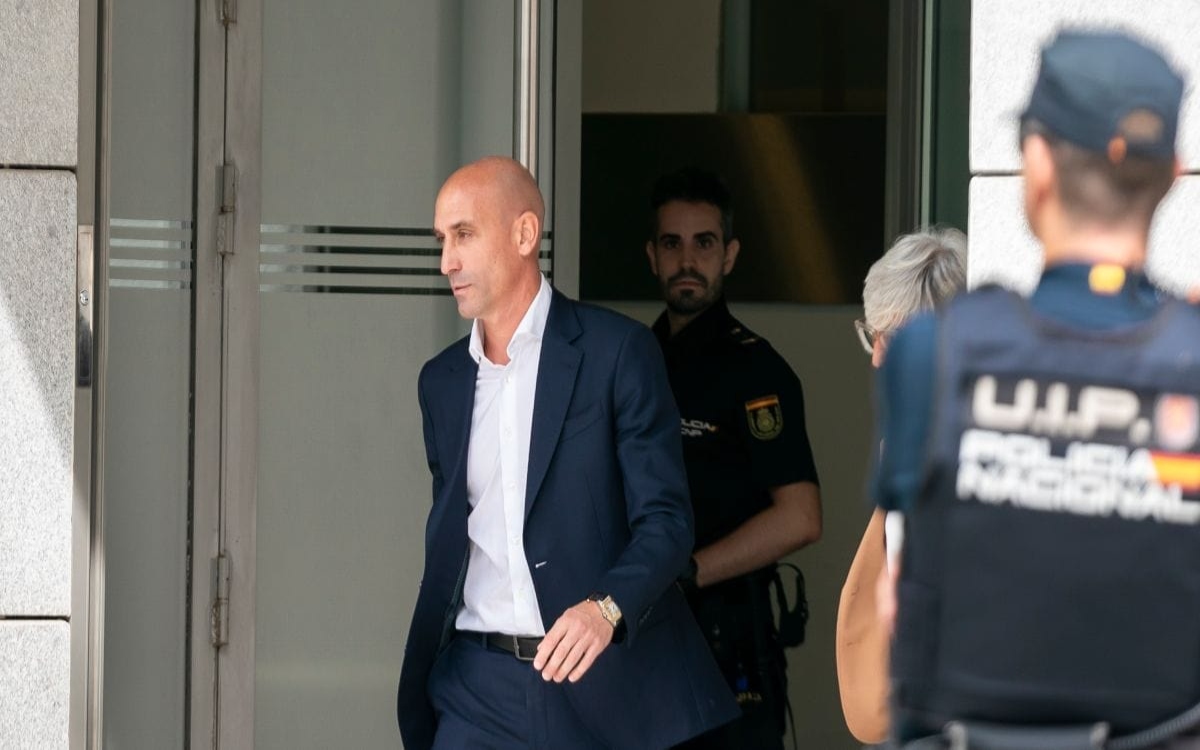 Reaparece Rubiales en redes sociales previo a la presentación de su libro | Video
