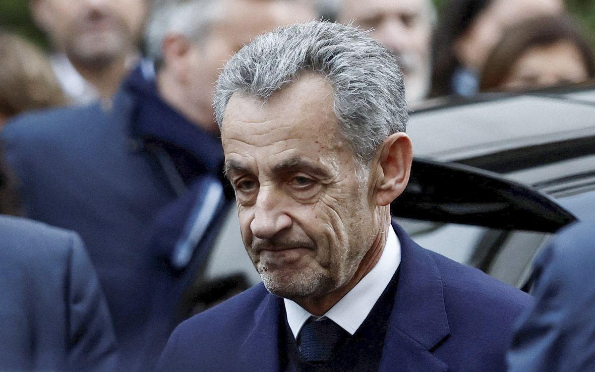 Sarkozy sale en libertad condicional tras pasar 20 días en la cárcel parisina de La Santé