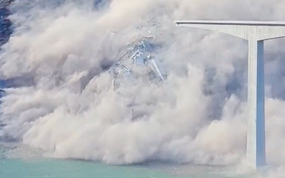 Video | Colapsa parcialmente puente de 758 metros en China