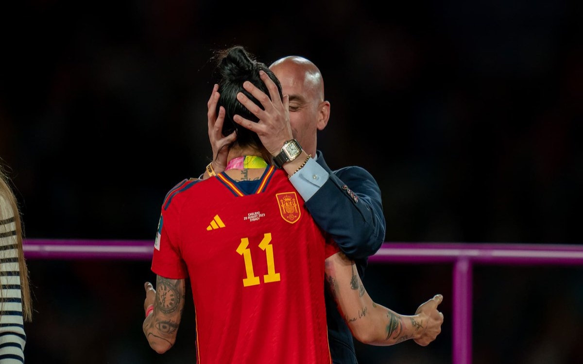 "No pido perdón a Jenni Hermoso porque yo le pregunté y me dijo 'vale'": Rubiales | Video