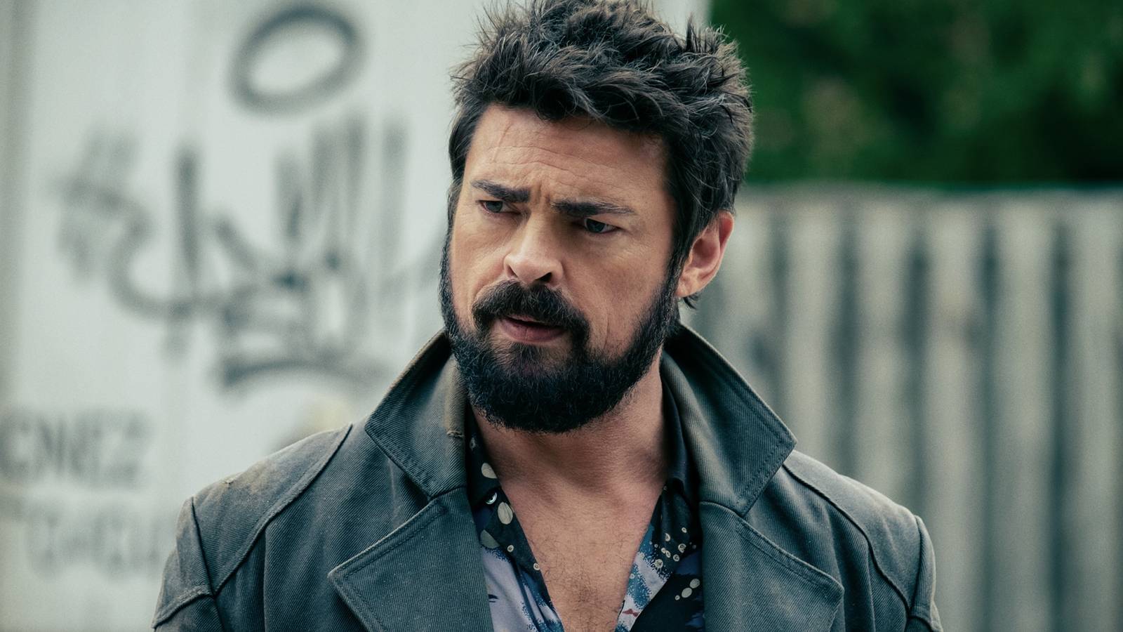 Karl Urban insinúa las muertes masivas de la temporada 5 de The Boys en el episodio 1