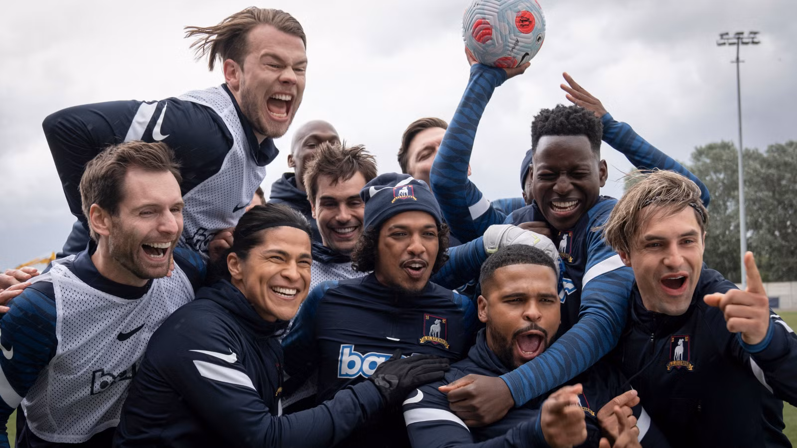 Ted Lasso Star firma con Real Life Pro Soccer Club