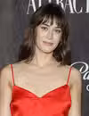 Foto de cabeza de Lizzy Caplan