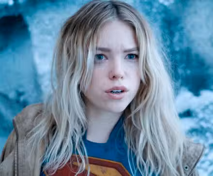 Supergirl llega a la fortaleza de la Soledad en Superman (2025)