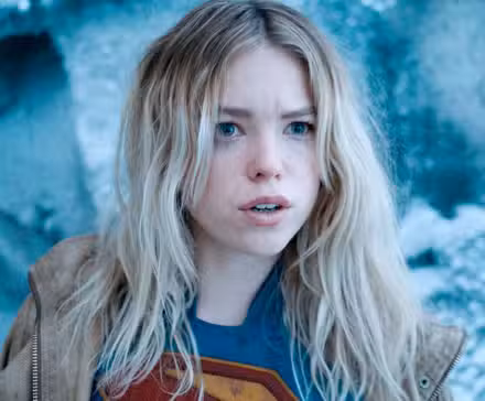 Milly Alcock como Supergirl en Superman
