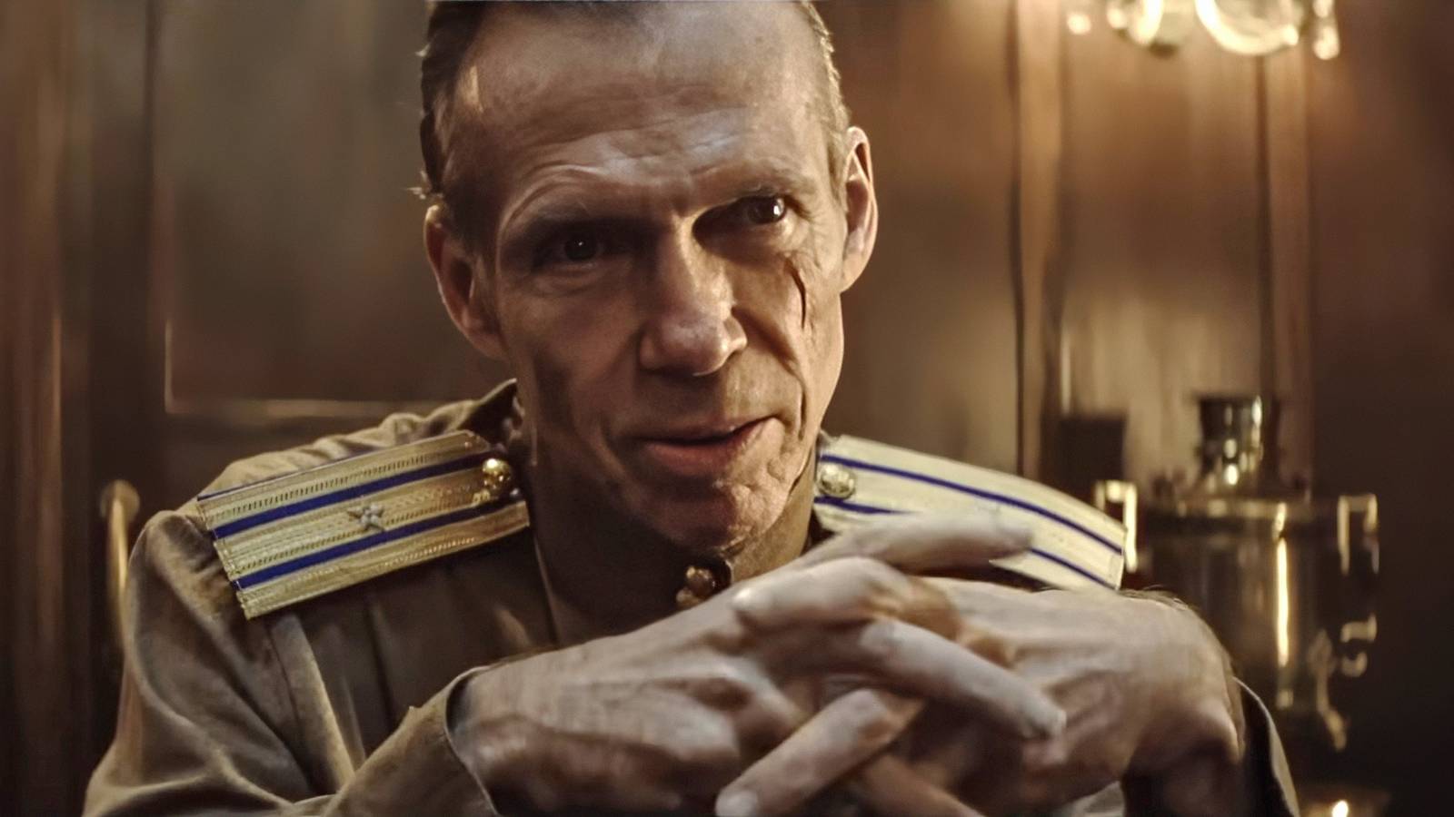 La nueva película de guerra ultravioleta con una puntuación RT del 94 % ya está disponible en VOD