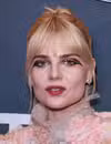 Foto de cabeza de Lucy Boynton
