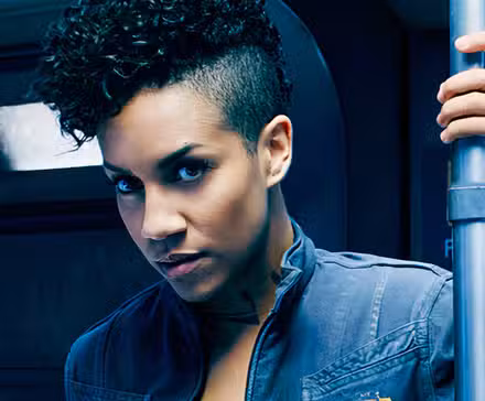 Dominique Tippe como Naomi Nagata en The Expanse