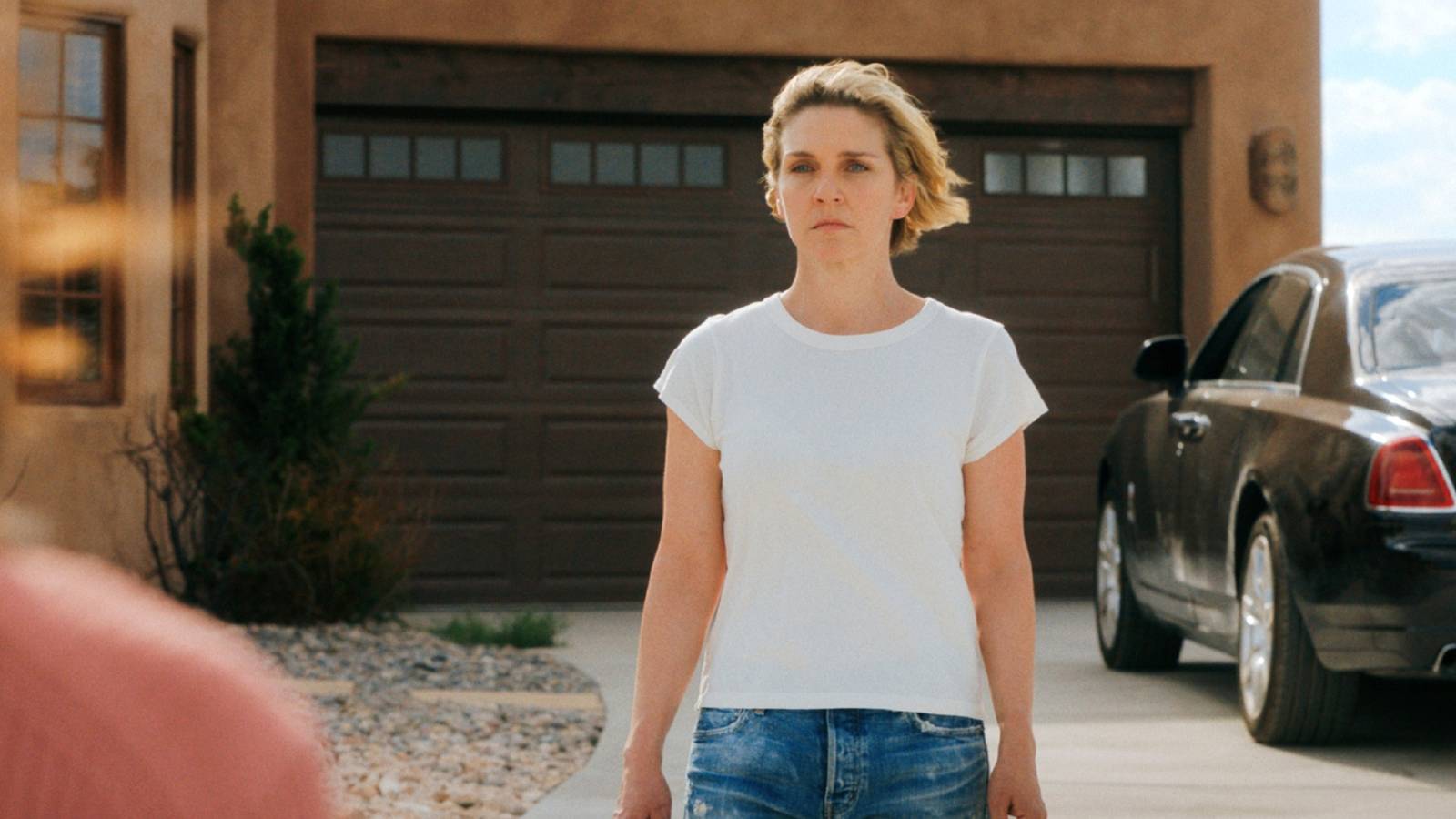 El creador de Pluribus explica por qué Carol cambió de opinión acerca de salvar el mundo de los demás