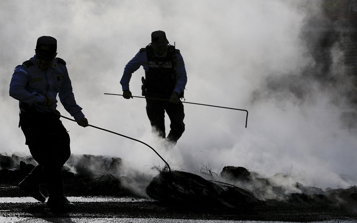 Ataque con explosivos deja heridos a tres militantes del Partido Nacional durante escrutinio en Honduras