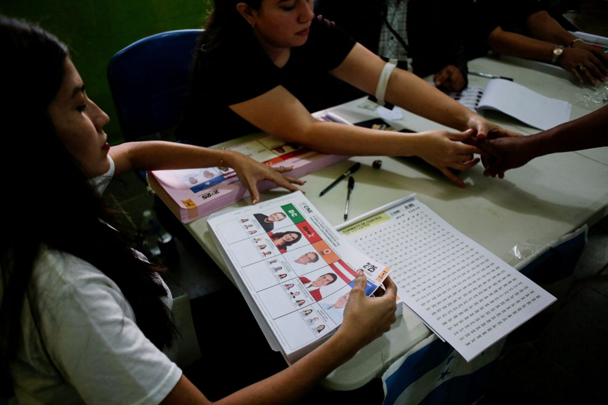Aumenta incertidumbre por falta de resultados una semana después de elecciones en Honduras